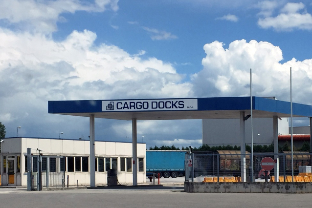 Captrain Italia cargo docks